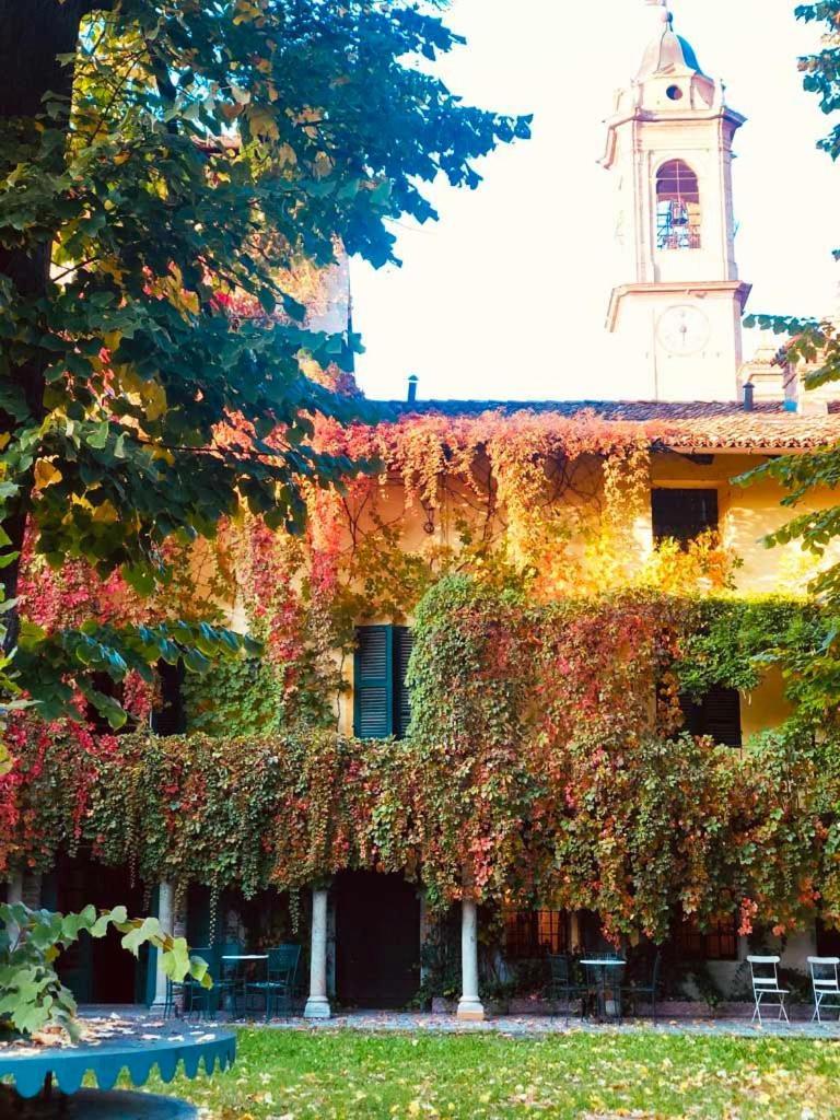 לינה וארוחת בוקר Corneliano d'Alba Palazzo Sismonda מראה חיצוני תמונה