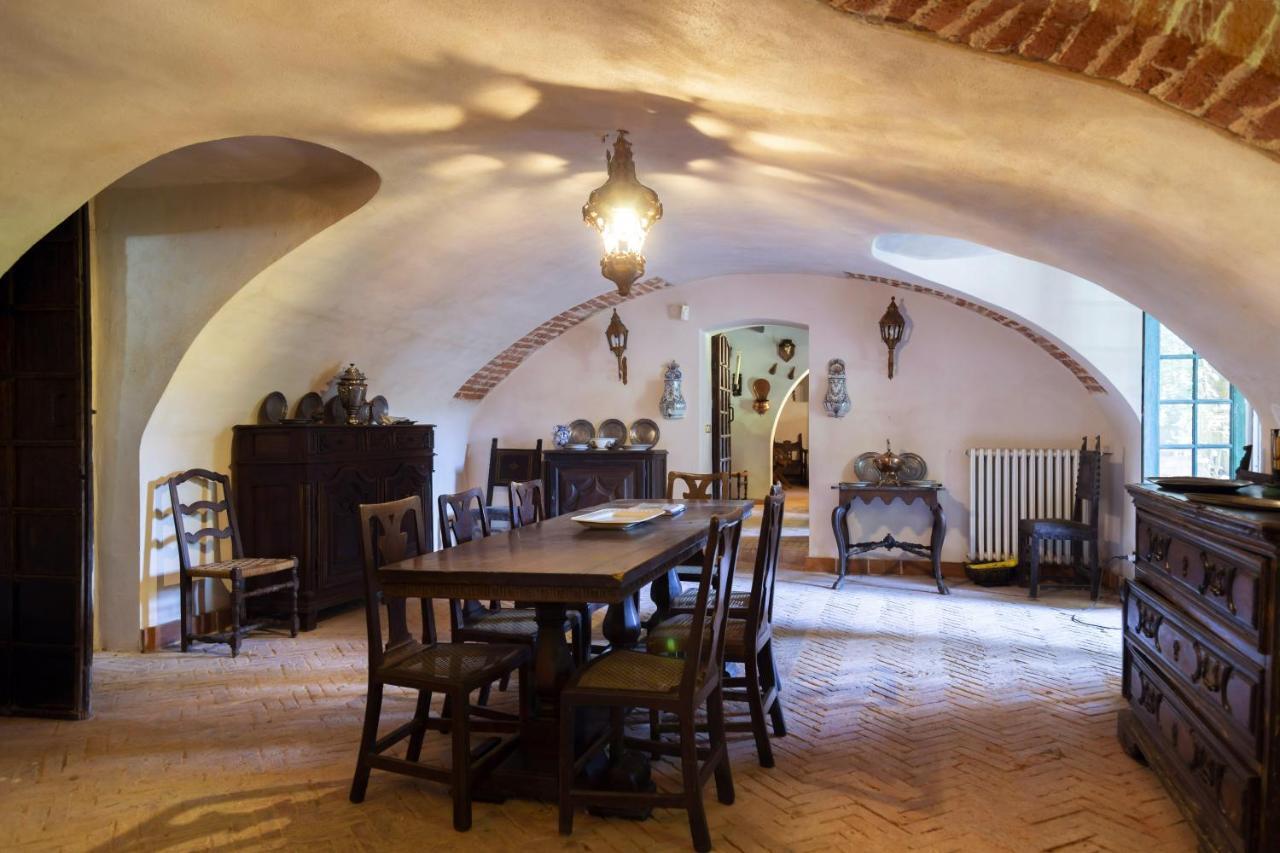 לינה וארוחת בוקר Corneliano d'Alba Palazzo Sismonda מראה חיצוני תמונה